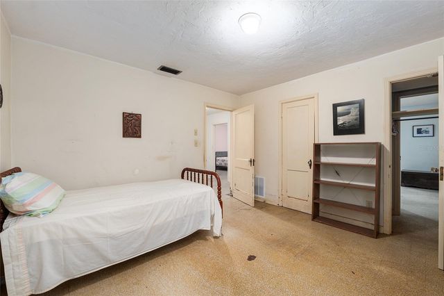 1930 NW 8TH AVENUE, Gainesville, FL 32603