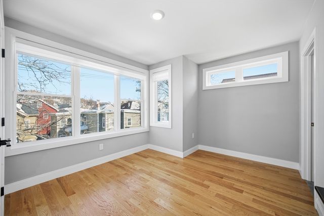 86 Blossom St 1, Chelsea, MA 02150