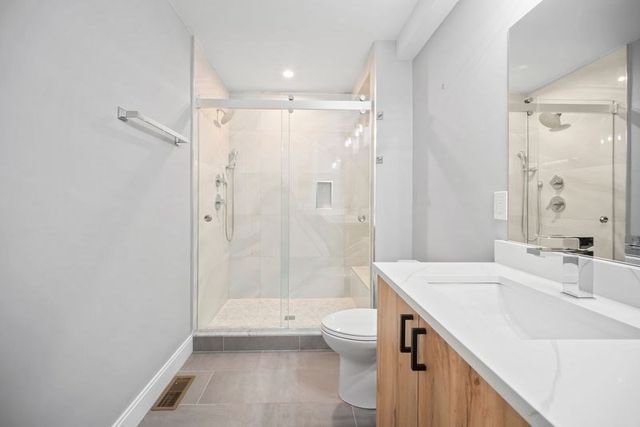 86 Blossom St 1, Chelsea, MA 02150