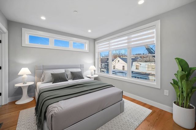 86 Blossom St 1, Chelsea, MA 02150