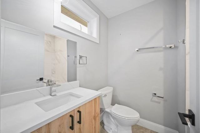 86 Blossom St 1, Chelsea, MA 02150