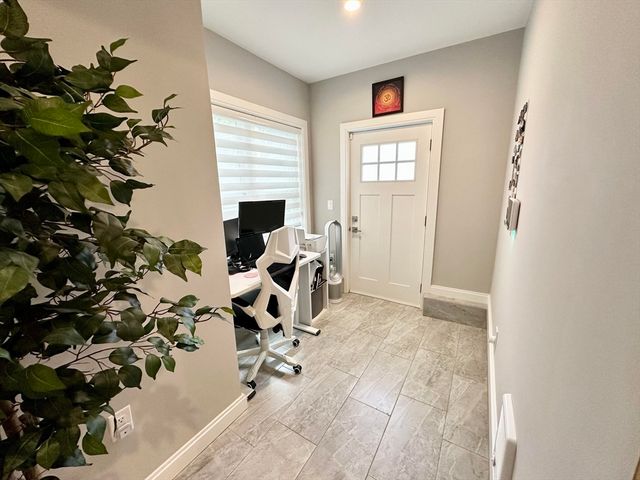 86 Blossom St 1, Chelsea, MA 02150