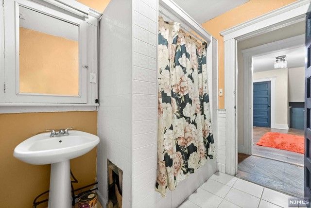 29 Warrington Place, East Orange, NJ 07017