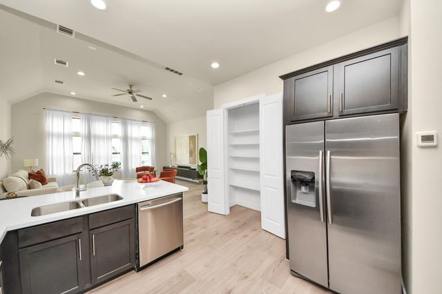 1703 Benbow Oak Place, Houston, TX 77080