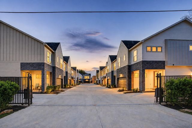 1703 Benbow Oak Place, Houston, TX 77080