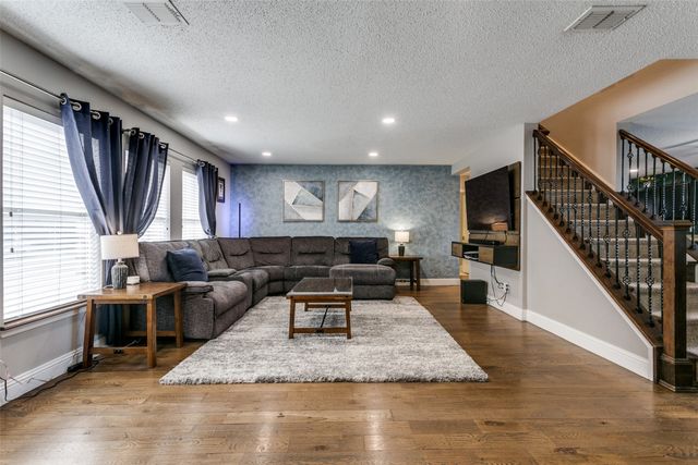 909 Orchid Drive, Lewisville, TX 75067