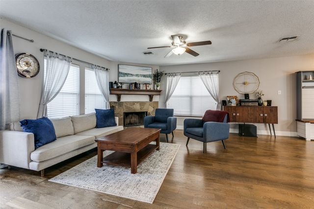 909 Orchid Drive, Lewisville, TX 75067