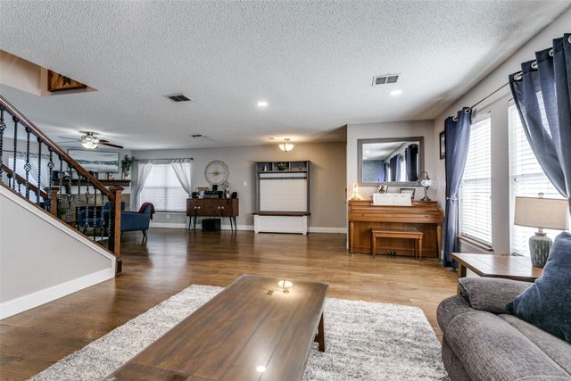 909 Orchid Drive, Lewisville, TX 75067