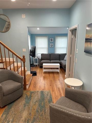 17 Crescent Road, Middletown, RI 02842