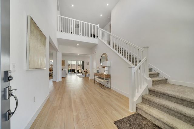 1056 ELITE St, Roseville, CA 95747