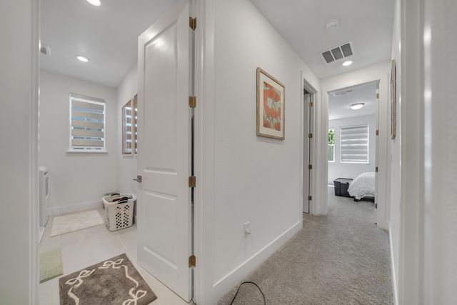 1056 ELITE St, Roseville, CA 95747