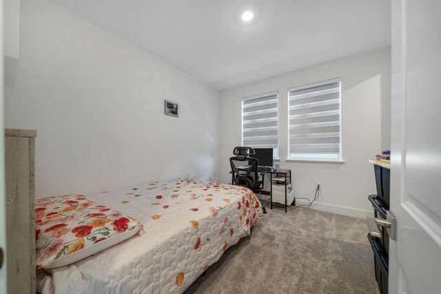 1056 ELITE St, Roseville, CA 95747