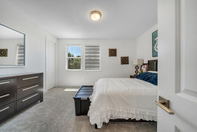 1056 ELITE St, Roseville, CA 95747