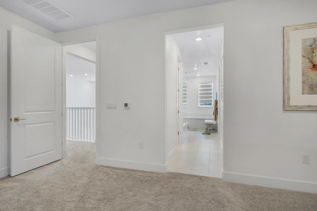 1056 ELITE St, Roseville, CA 95747