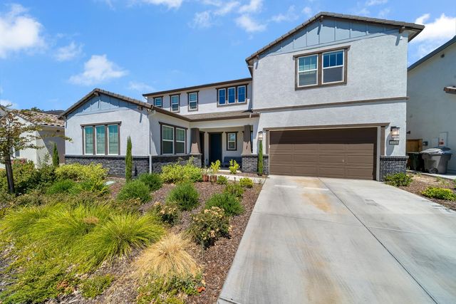 1056 ELITE St, Roseville, CA 95747