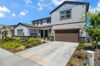 1056 ELITE St, Roseville, CA 95747
