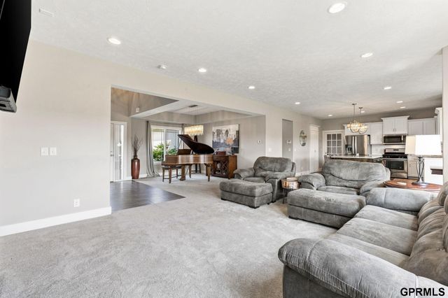 2419 N 187 Avenue, Elkhorn, NE 68022