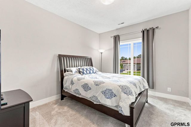 2419 N 187 Avenue, Elkhorn, NE 68022