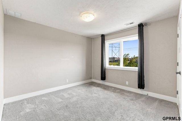 2419 N 187 Avenue, Elkhorn, NE 68022