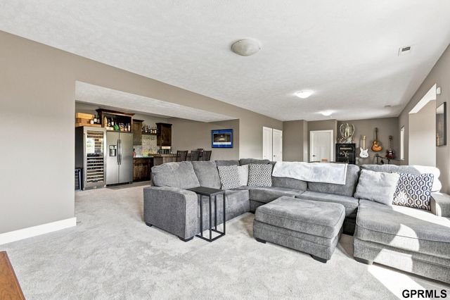 2419 N 187 Avenue, Elkhorn, NE 68022