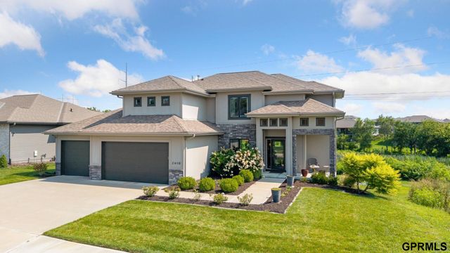 2419 N 187 Avenue, Elkhorn, NE 68022