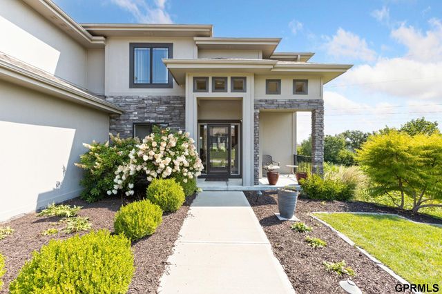 2419 N 187 Avenue, Elkhorn, NE 68022