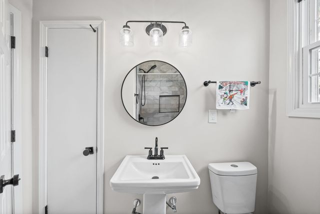 102 Desoto Dr, Nashville, TN 37210