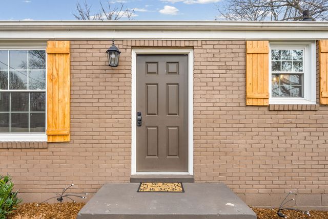 102 Desoto Dr, Nashville, TN 37210