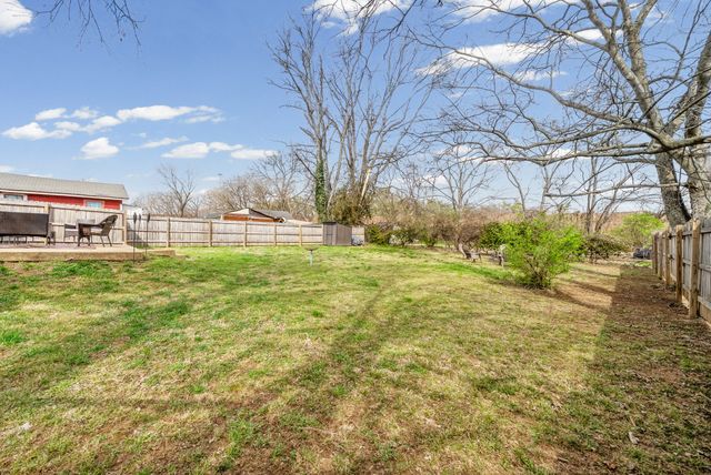 102 Desoto Dr, Nashville, TN 37210