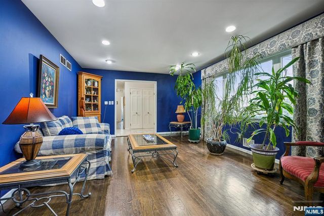 17 Arverne Road, West Orange, NJ 07052