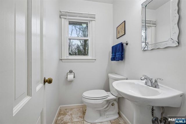 17 Arverne Road, West Orange, NJ 07052