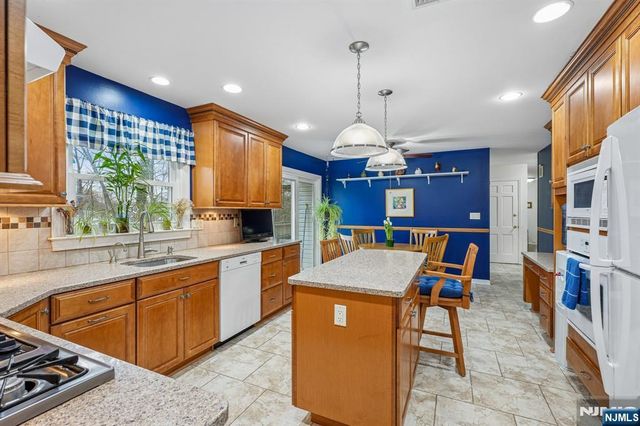 17 Arverne Road, West Orange, NJ 07052