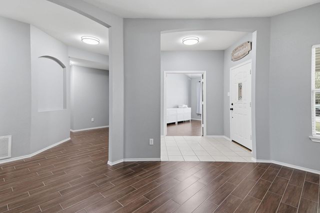 905 Lee DR, Leander, TX 78641