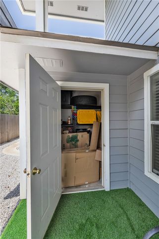 1249 Canyon Creek Circle, College Station, TX 77840