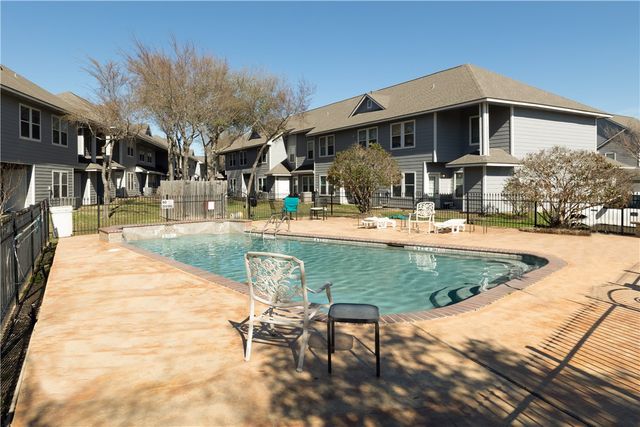 1249 Canyon Creek Circle, College Station, TX 77840