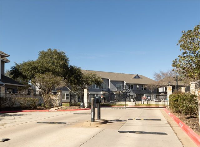 1249 Canyon Creek Circle, College Station, TX 77840