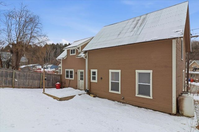 2 Farwell Street, Barre City, VT 05641