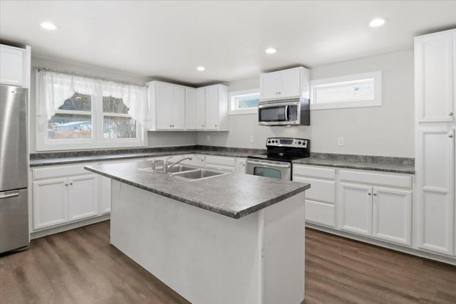 2 Farwell Street, Barre City, VT 05641