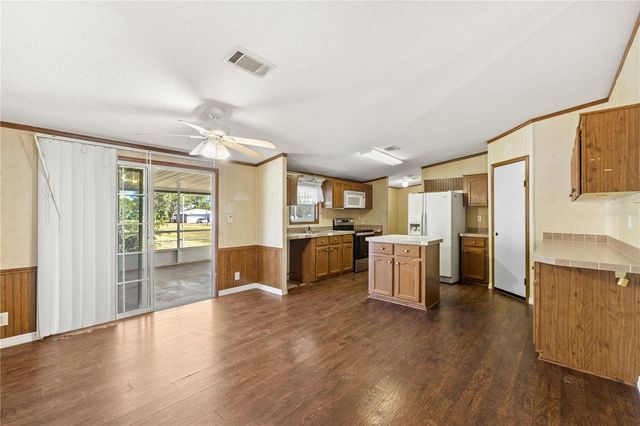 32443 MEMORY LANE, Leesburg, FL 34788