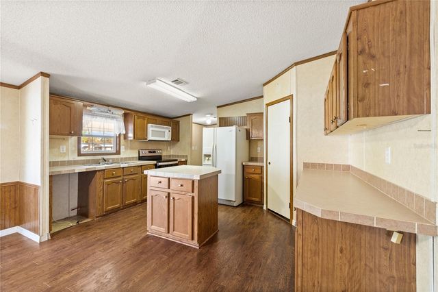 32443 MEMORY LANE, Leesburg, FL 34788