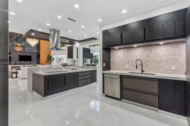 7011 Hialeah Lane, Parkland, FL 33067