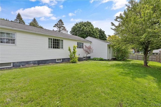115 Mansfield Drive, Camillus, NY 13031