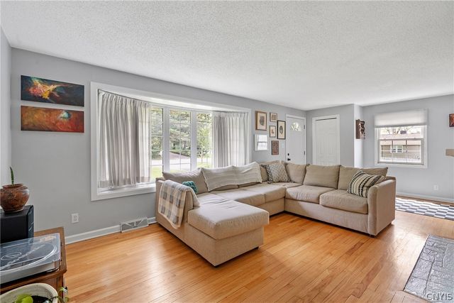 115 Mansfield Drive, Camillus, NY 13031