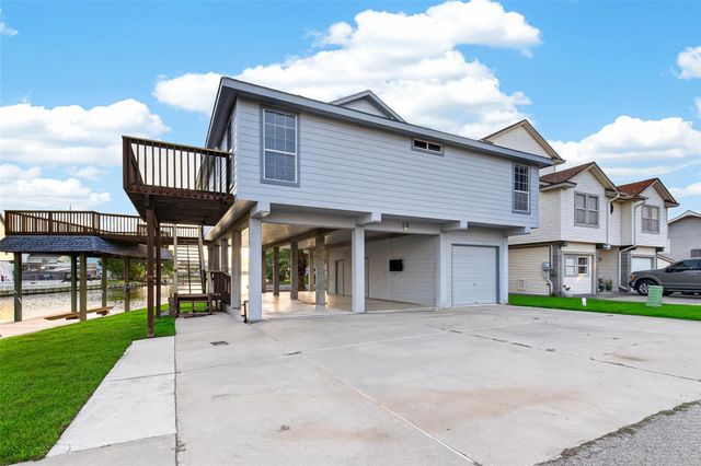 16 N Curlew Street, La Marque, TX 77568