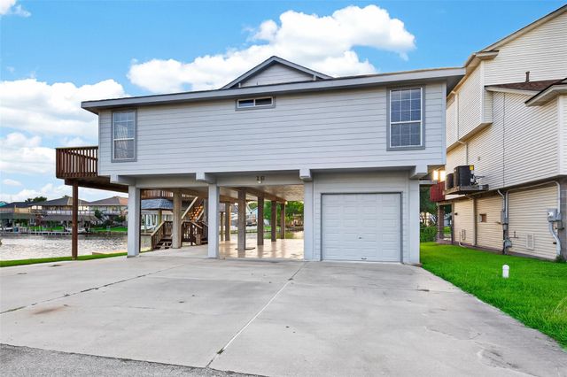 16 N Curlew Street, La Marque, TX 77568