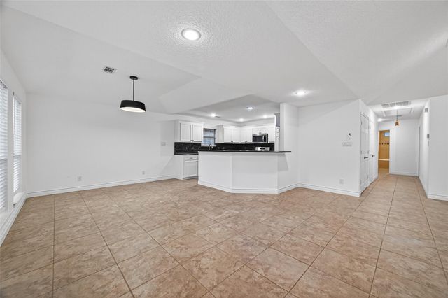16 N Curlew Street, La Marque, TX 77568