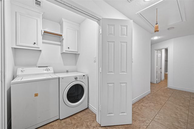 16 N Curlew Street, La Marque, TX 77568