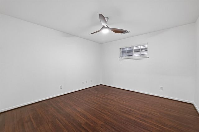 16 N Curlew Street, La Marque, TX 77568