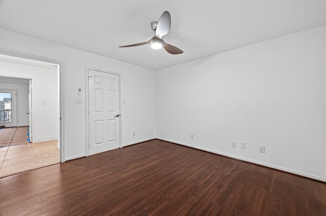 16 N Curlew Street, La Marque, TX 77568