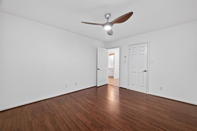 16 N Curlew Street, La Marque, TX 77568